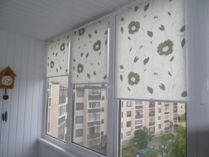 Установка рулонных штор на пластиковые окна в Белгороде